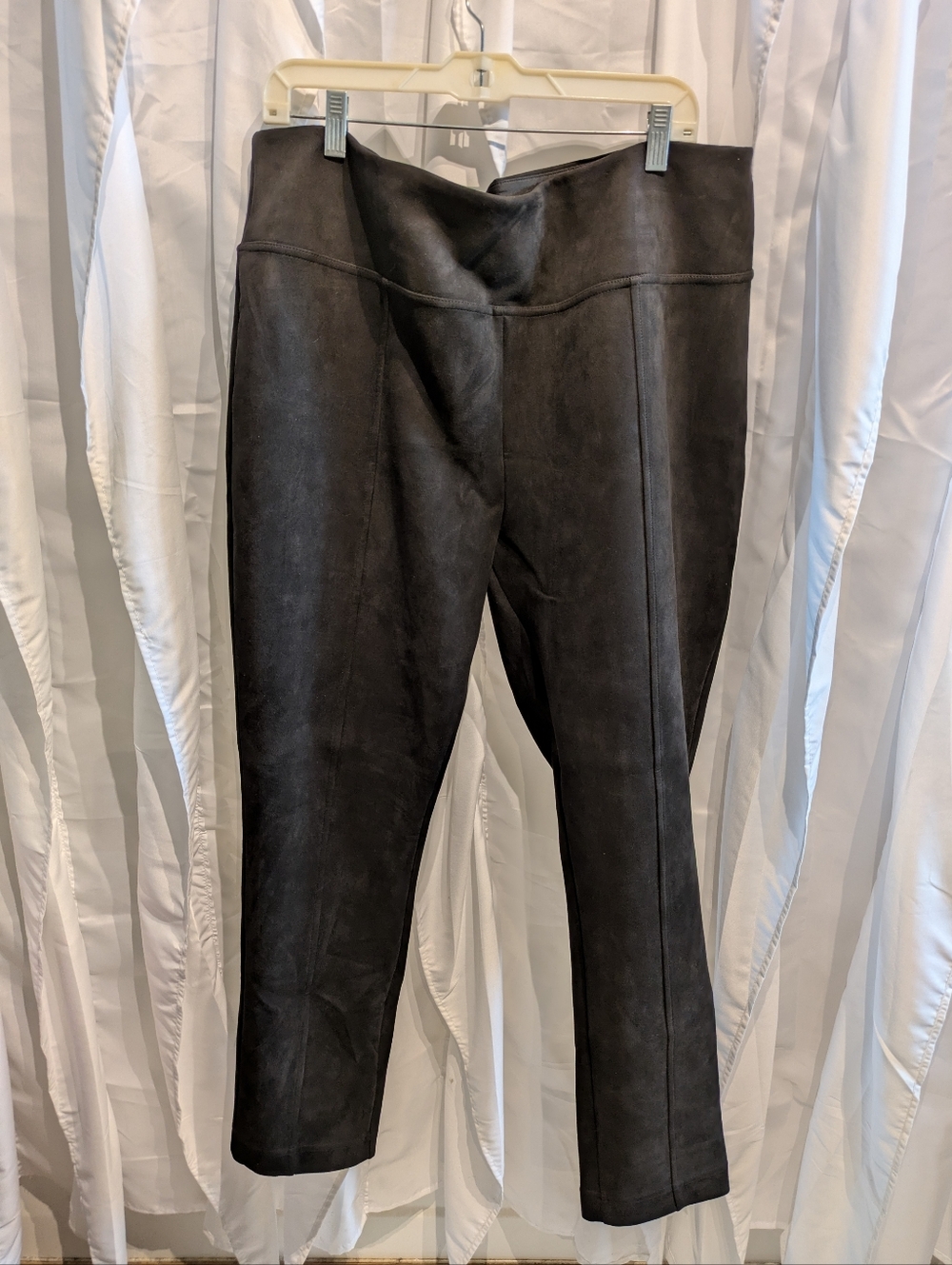C8 Andrew Marc Black Faux Suede Pull-On Leggings - Size XXL